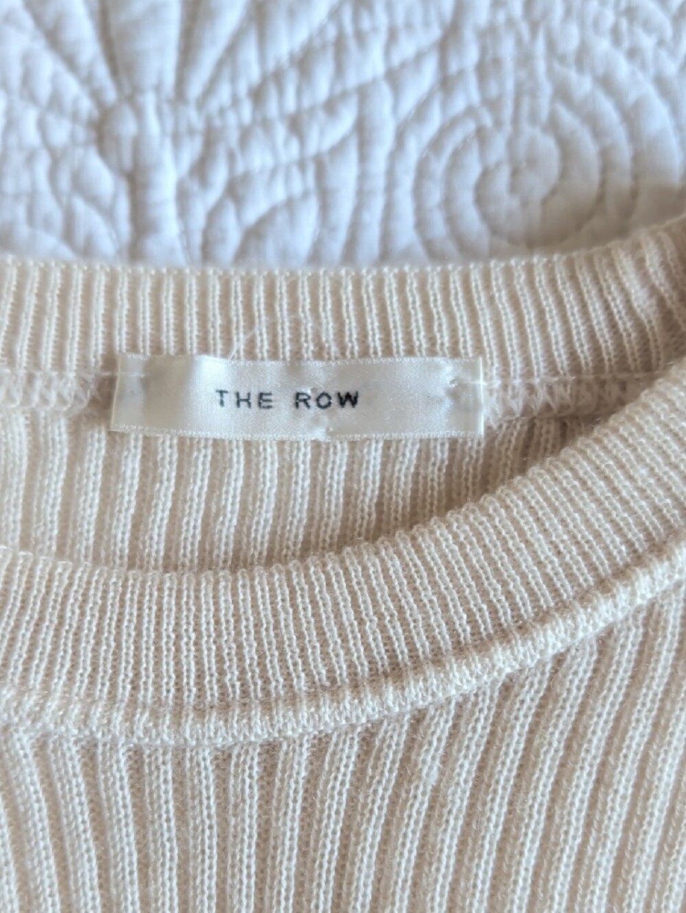 The Row Cashmere Cream Ribbed Crewneck Sweater - Repair needed! - Picture 2 of 9